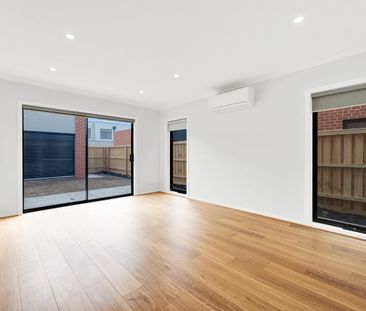 28 Ravida Wy, Mickleham, Vic 3064 - Photo 3