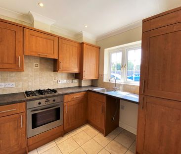 2 bedroom end of terrace house to rent - Photo 3