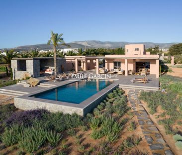 Refuge Pieds dans l'Eau: Villa d'Architecte en Symbiose avec la Nature - Photo 1