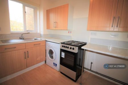 1 bedroom flat to rent - Photo 4