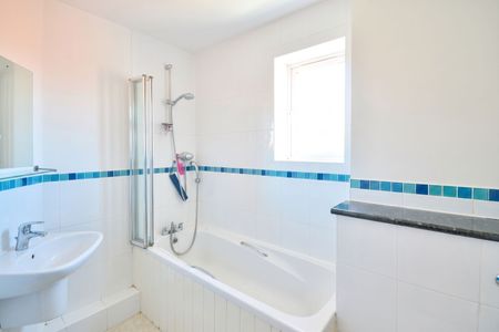 Cromwell Road, CM6, Dunmow - Photo 4