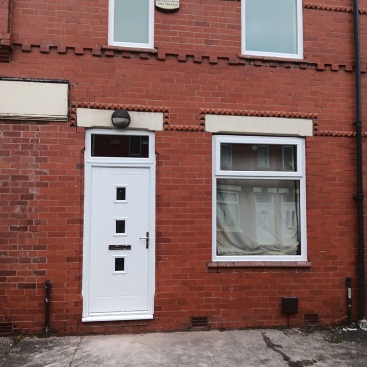 3 Bed Terraced House, Valencia Road, M7 - Photo 2