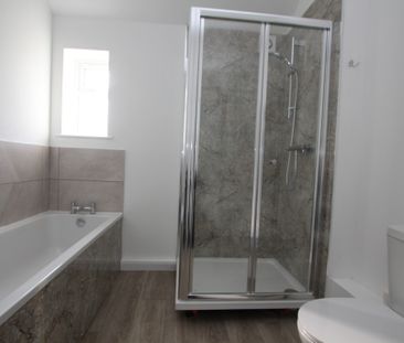 3 Bedroom Flat , Chester - Photo 6