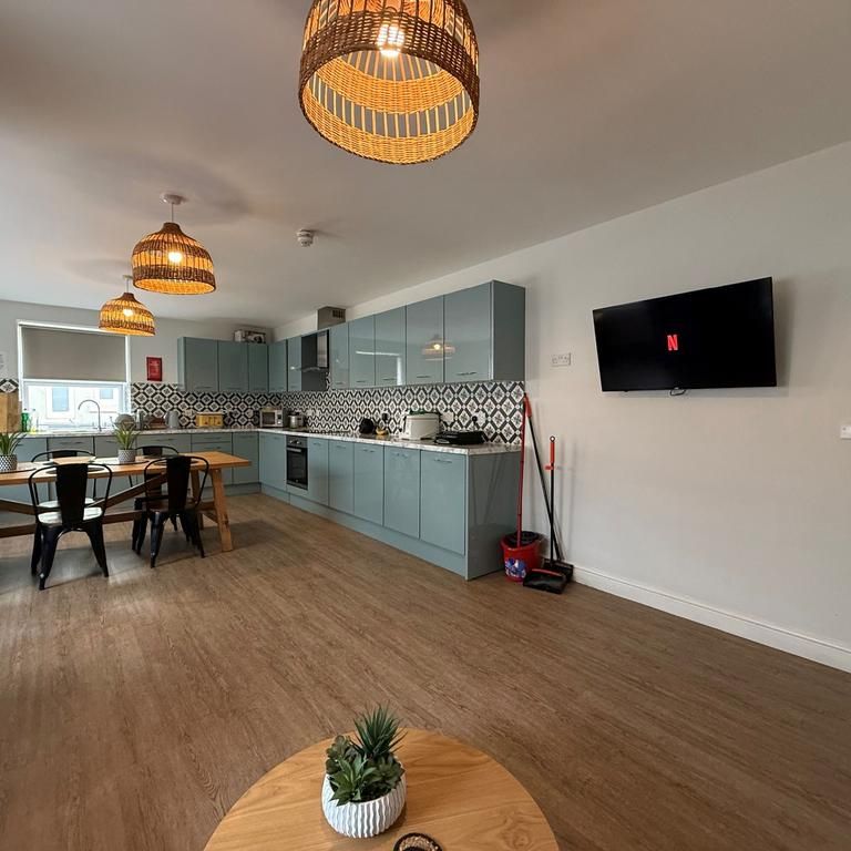 1 bedroom in a house share to rent - Photo 1