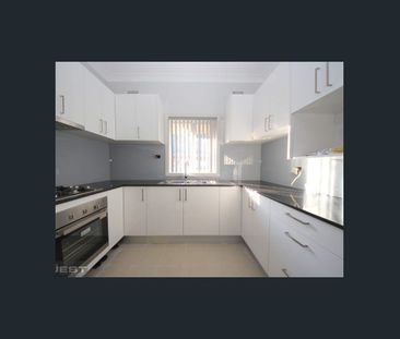 Beautiful Residence, Close to All - Photo 3