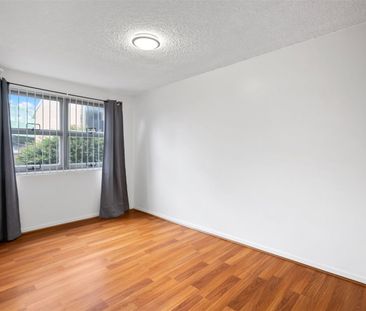 Retro Charmer Right In The Heart Of It All - Photo 2