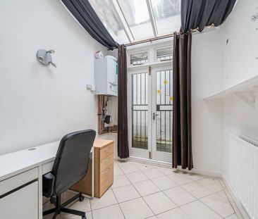 2 bedroom flat to rent - Photo 6