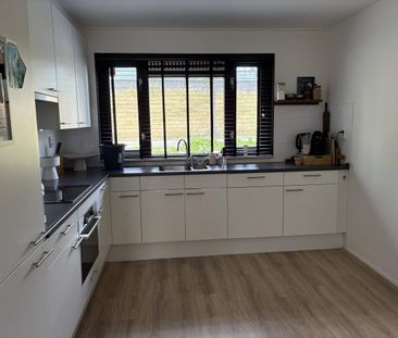 Maison jumelée Elzenstraat 20, Almere Parkwijk - À louer - Photo 2