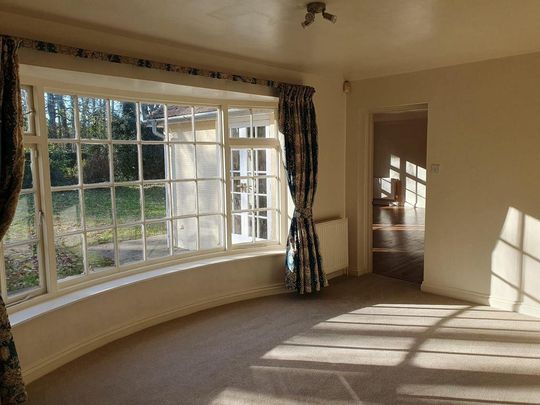 3 bedroom detached bungalow to rent - Photo 1