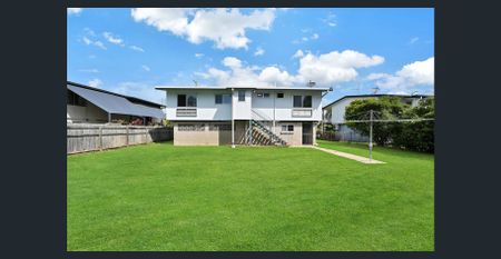 A charming 2-level Home – Great Location - Photo 2