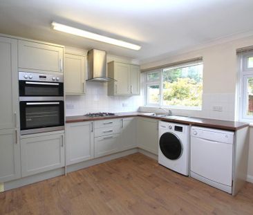 4 bedroom terraced house to rent - Photo 4