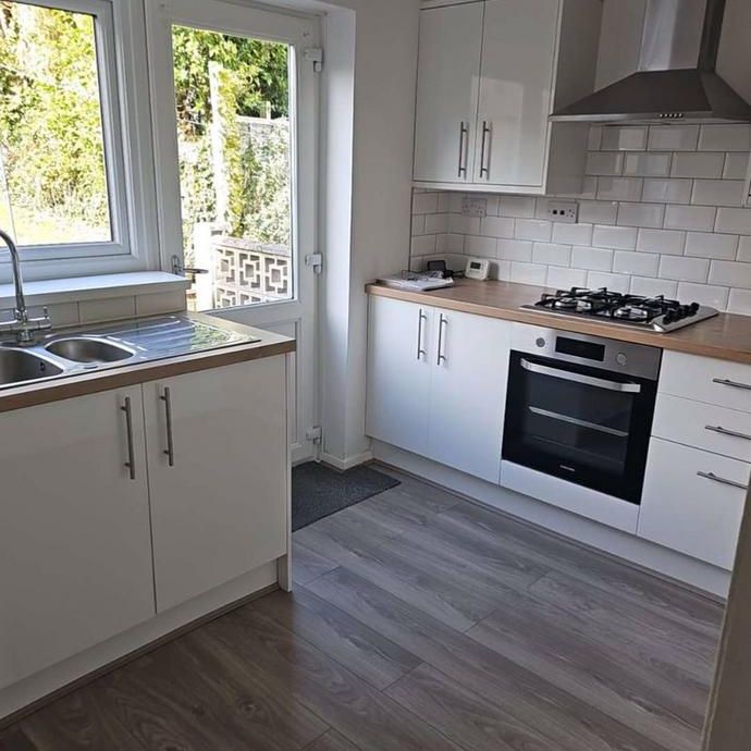 2 bedroom end of terrace house to rent - Photo 1
