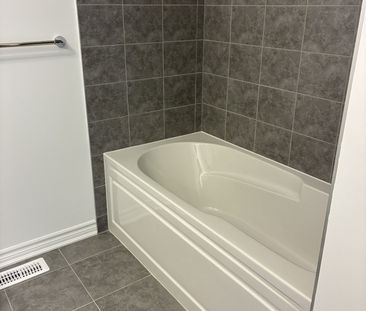 For Lease - 9 Moss Drive, Markham, Ontario - Photo 2