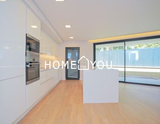 1 room luxury Flat for rent in Cascais, Portugal - Photo 1