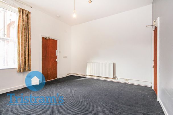 References Pending - 1 bed Studio - Photo 1