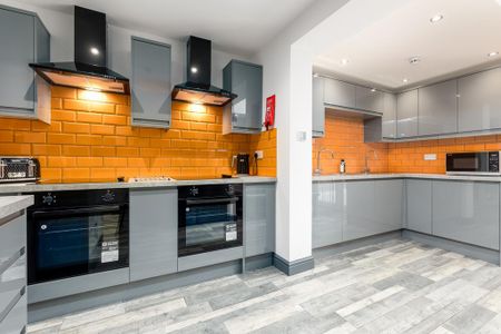 1 bedroom in a house share to rent - Photo 3