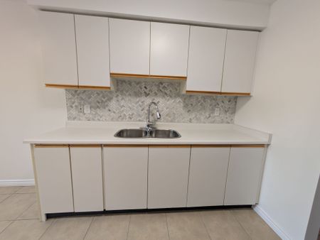 For Lease - 31 Bingham Street Unit# A, Richmond Hill, Ontario - Photo 4