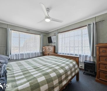 Three Bedroom, Family Friendly Home - Photo 4