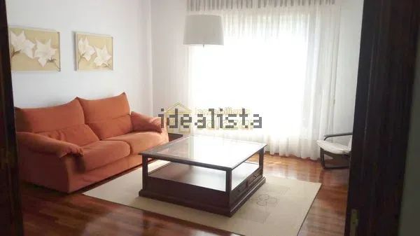 Alquiler de piso en Plaza Basurtugorta - Photo 1