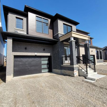 Detached Home For Lease | X8103194 - Photo 3