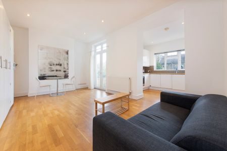 Loftus Road, W12, London - Photo 2