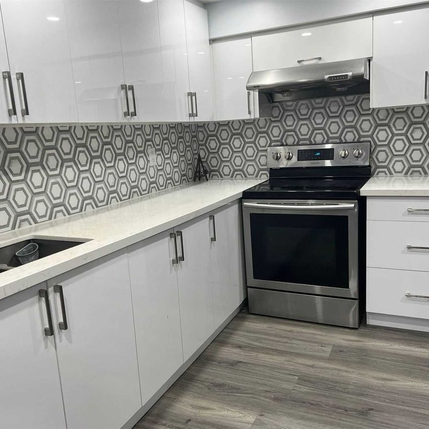 For Lease - 2054 Kingsridge Drive Unit# Bsmt, Oakville, Ontario - Photo 1