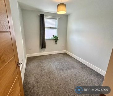 2 bedroom flat to rent - Photo 3