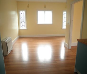 Spacious Chic 2 Bedroom Sumner Unit - Photo 5