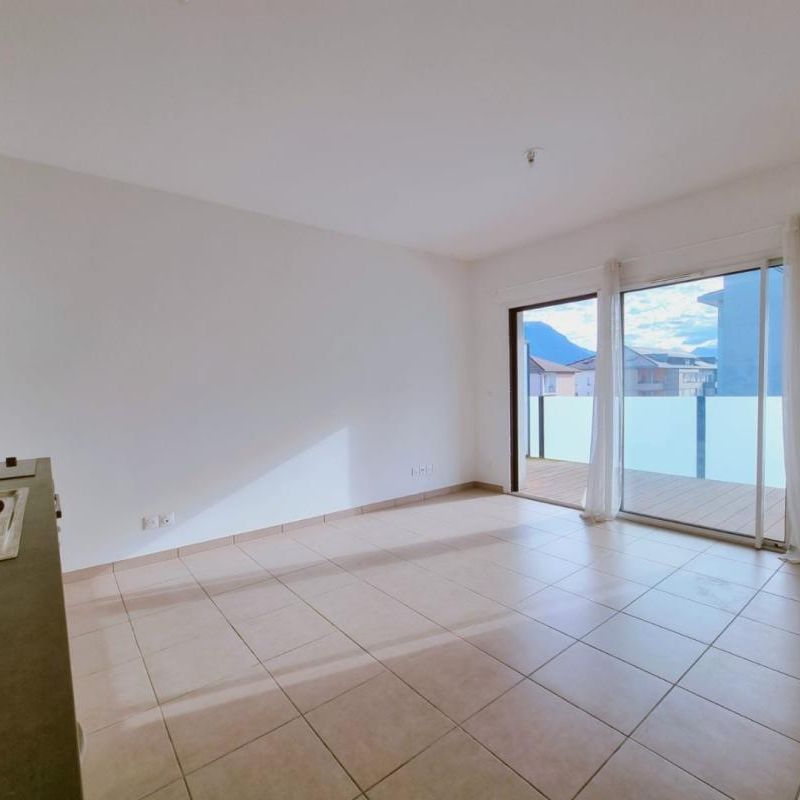 Location Appartement 2 pièces 43m² ST PIERRE EN FAUCIGNY 74800 - Photo 1