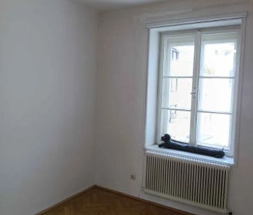 Charmante 2,5 Zimmer Altbauwohnung in Toplage - Photo 1