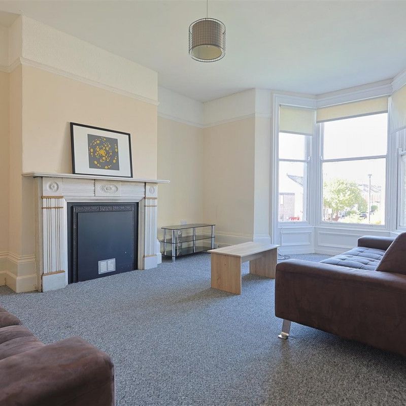 3 bedroom Student Flat to rent in St Georges Terrace, Jesmond, Newcastle Upon Tyne - Photo 1