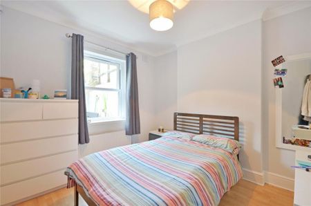 3 bedroom flat to rent - Photo 2