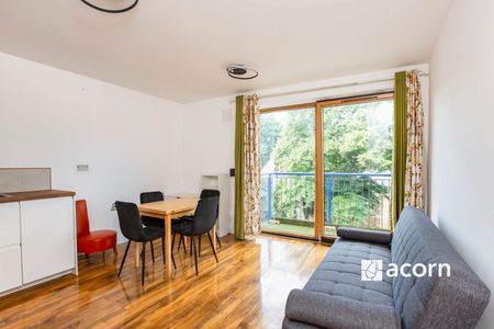 Flat to rent - Thorburn Square, London, SE1 - Photo 2