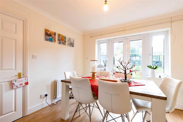 4 bedroom detached house to rent - Photo 1