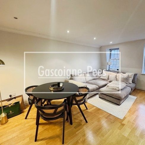 High Street, Esher, KT10 - Photo 1
