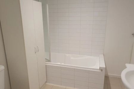 “2 Bedroom Apartment! Great Location!” - Photo 5