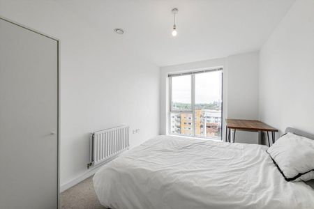 2 bedroom flat to rent - Photo 2