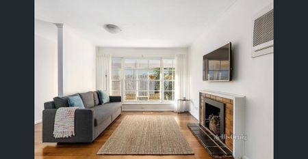Stylish & Convenient Living in the Heart of Greensborough - Photo 2