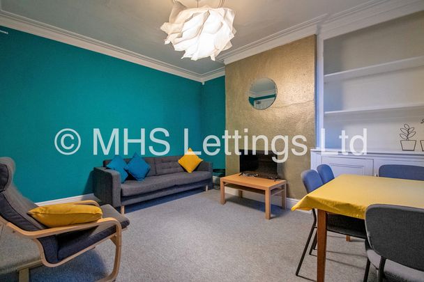 2 Bedroom End Terraced House for rent in Pennington Grove - Photo 1