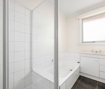 3/182 Weatherall Road, Cheltenham VIC 3192 - Villa For Rent | Domain - Photo 5
