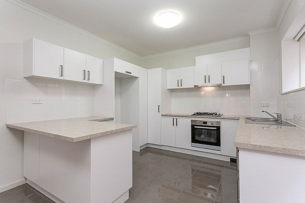 SPACIOUS DOUBLE STOREY APARTMENT! - Photo 1