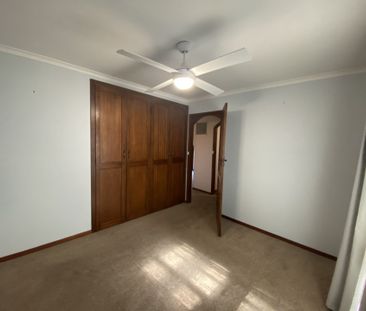 14 Yvonne Street, Wendouree - Photo 2