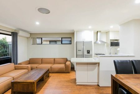 6/87 Shreeve Road, Canning Vale WA 6155 - Photo 3