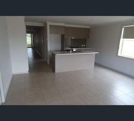 216 Elsworth Street, Mount Pleasant, Vic 3350 - Photo 2