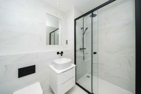 3 bedroom flat to rent - Photo 5