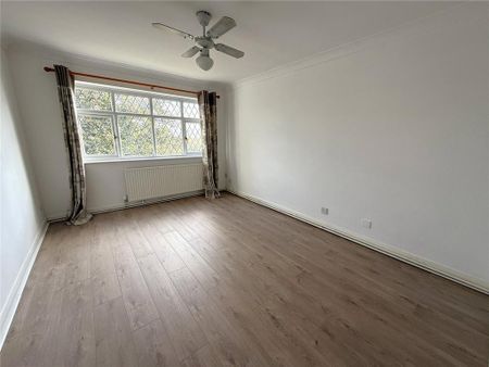 4 bedroom detached house to rent - Photo 4