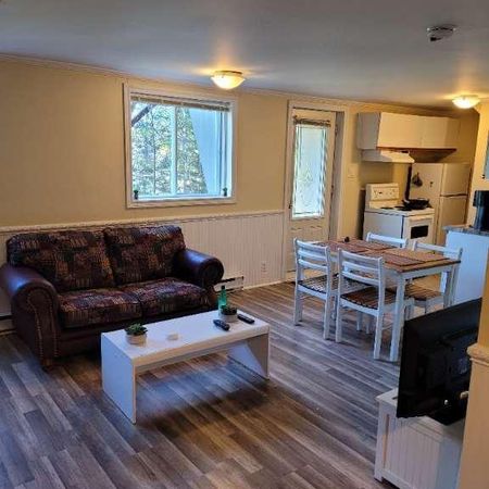 CHAMBRE À LOUER À SAINT-AGATHE-DES-MONTS,PRES DE TOUT LES SERVICES. - Photo 4