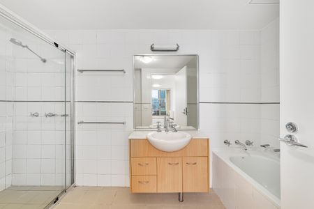 One bedroom apartment with two bathrooms - Photo 3