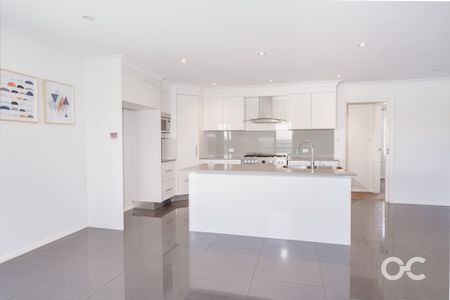 21 Mariposa St, Orange NSW 2800 - House For Rent | Domain - Photo 5