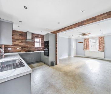 3 Bedroom House to rent - Photo 3